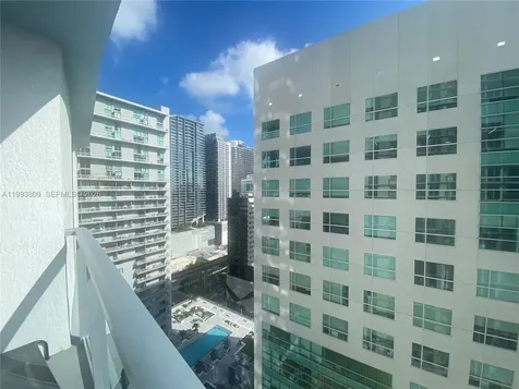 185 SW 7 Street Miami FL 33130