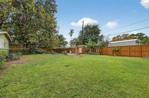 2006 N 38th Avenue Hollywood FL 33021