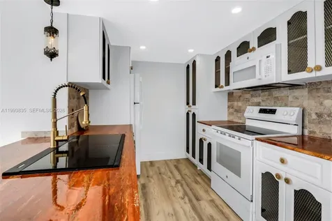 285 NE 191st Street Miami FL 33179