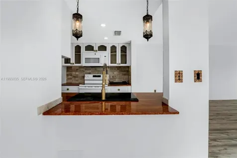 285 NE 191st Street Miami FL 33179