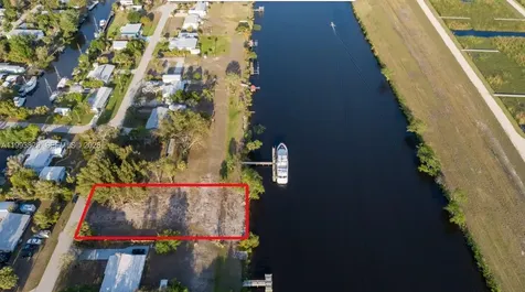 1035 W Anchor Lane Moore Haven FL 33471
