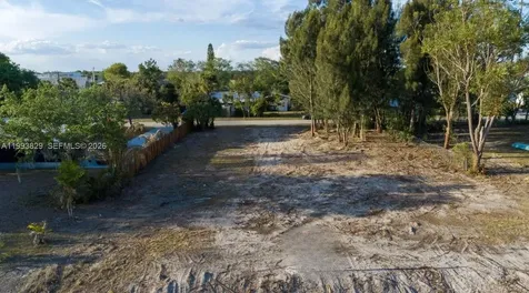 1035 W Anchor Lane Moore Haven FL 33471