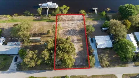 1035 W Anchor Lane Moore Haven FL 33471