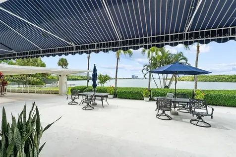 500 Bayview Drive Sunny Isles Beach FL 33160