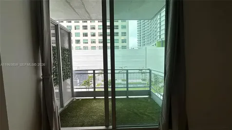 690 SW 1st Court Miami FL 33130