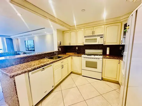 2555 Collins Avenue Miami Beach FL 33140
