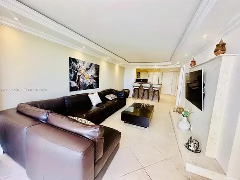2555 Collins Avenue Miami Beach FL 33140