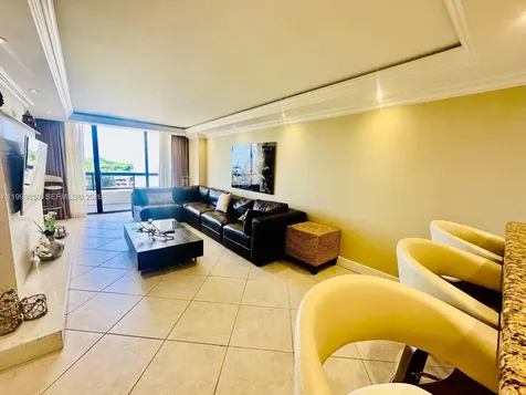 2555 Collins Avenue Miami Beach FL 33140