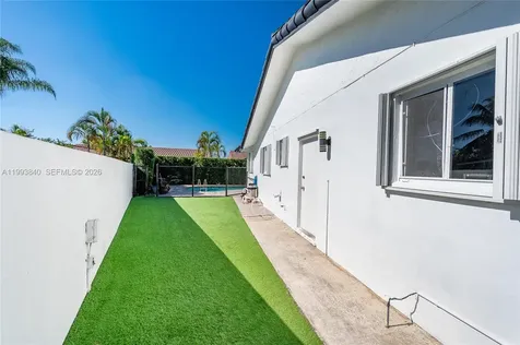 1820 SW 140th Place Miami FL 33175