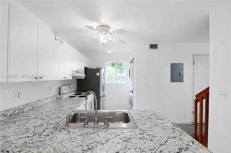 1079 SE 12th Terrace Homestead FL 33035