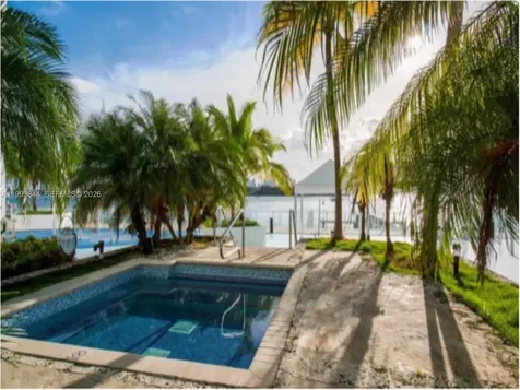 1035 West Avenue Miami Beach FL 33139