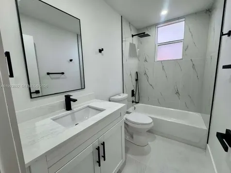 2425 SW 6th Street Miami FL 33135