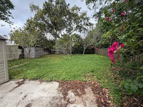 6371 SW 34th Street Miami FL 33155