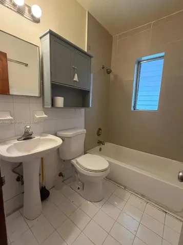 6371 SW 34th Street Miami FL 33155