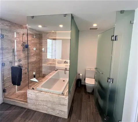 2900 NE 7th Avenue Miami FL 33137
