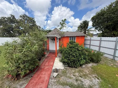 5223 NW 168th Terrace Miami Gardens FL 33055