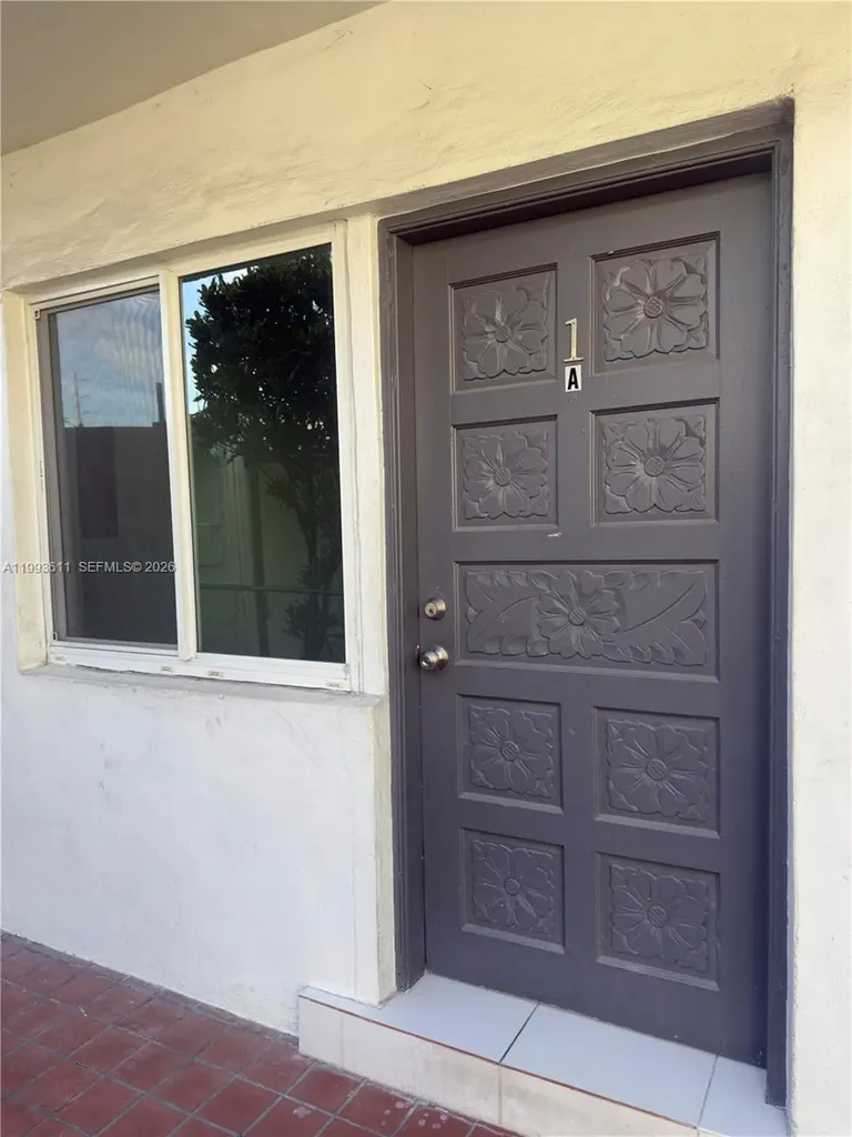 2622 NW 24th Street Miami FL 33142
