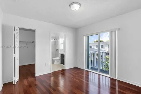 5240 NW 109th Avenue Doral FL 33178
