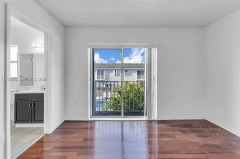 5240 NW 109th Avenue Doral FL 33178
