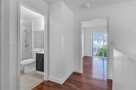 5240 NW 109th Avenue Doral FL 33178