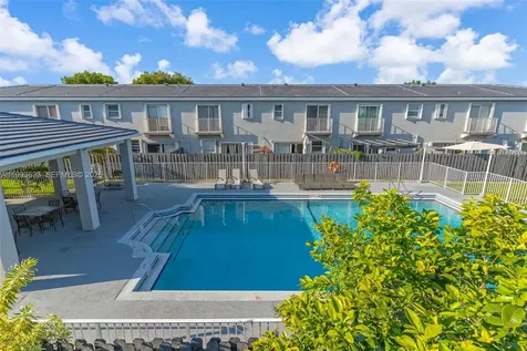 5240 NW 109th Avenue Doral FL 33178
