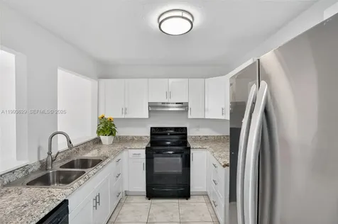 2821 Somerset Drive Lauderdale Lakes FL 33311