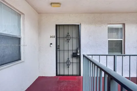 2821 Somerset Drive Lauderdale Lakes FL 33311