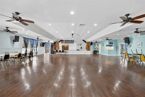 2821 Somerset Drive Lauderdale Lakes FL 33311