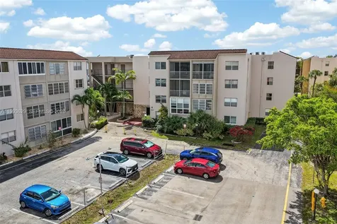 2821 Somerset Drive Lauderdale Lakes FL 33311