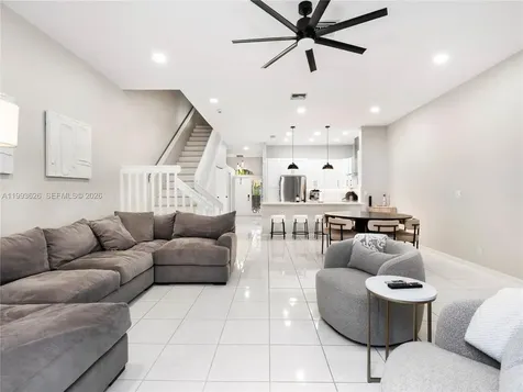 835 NE 17th Way Fort Lauderdale FL 33304