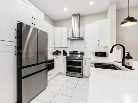 835 NE 17th Way Fort Lauderdale FL 33304