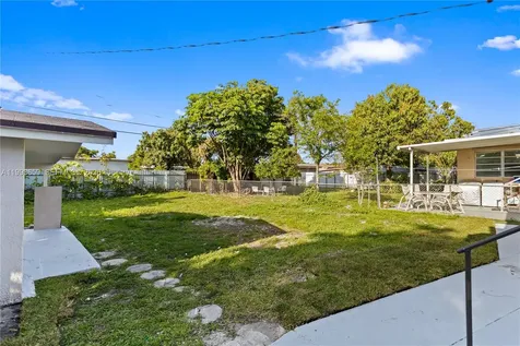 171 W 13th Street Hialeah FL 33010