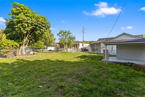171 W 13th Street Hialeah FL 33010