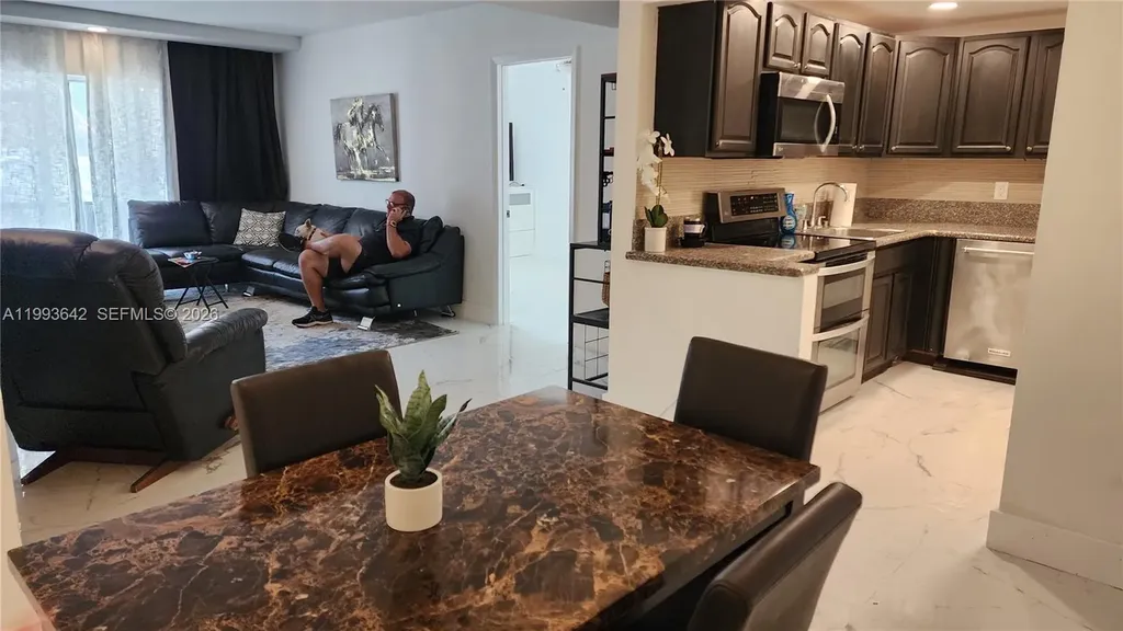 450 NW 20th Street Boca Raton FL 33431