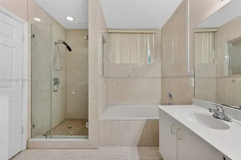 8852 NW 147th Lane Miami Lakes FL 33018