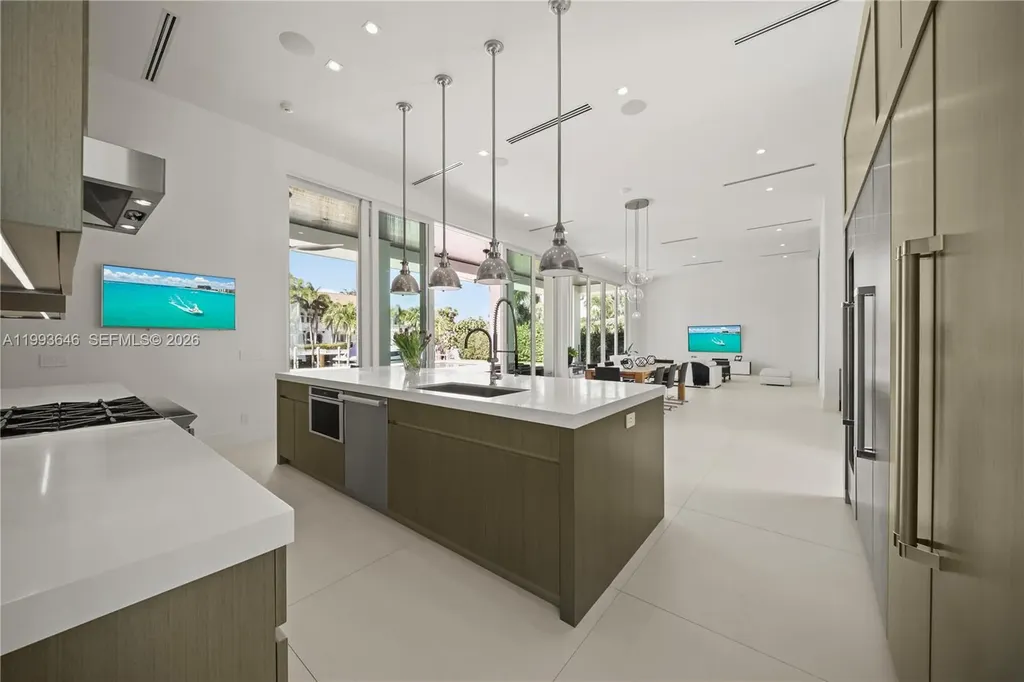 2815 NE 26th Place Fort Lauderdale FL 33306