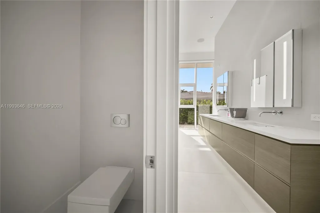 2815 NE 26th Place Fort Lauderdale FL 33306