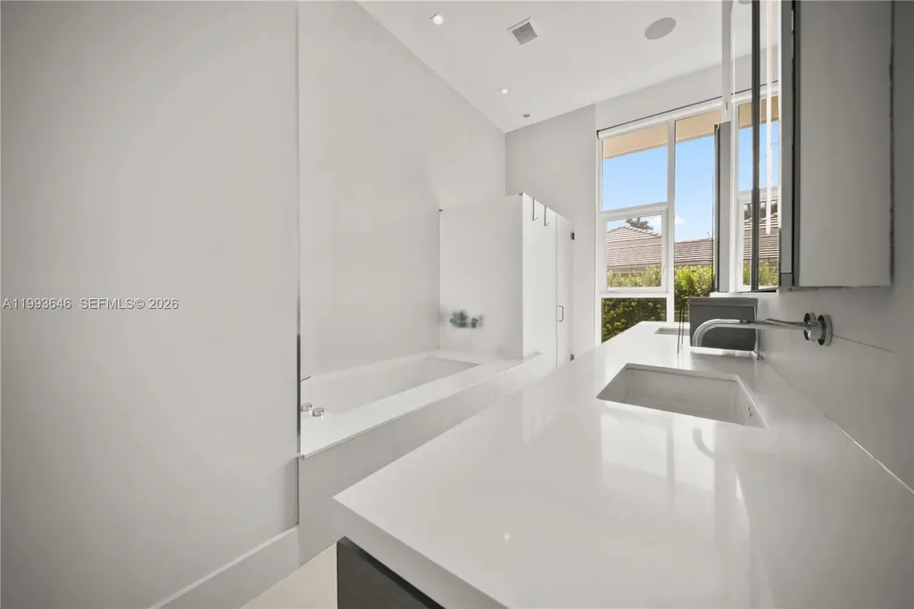 2815 NE 26th Place Fort Lauderdale FL 33306