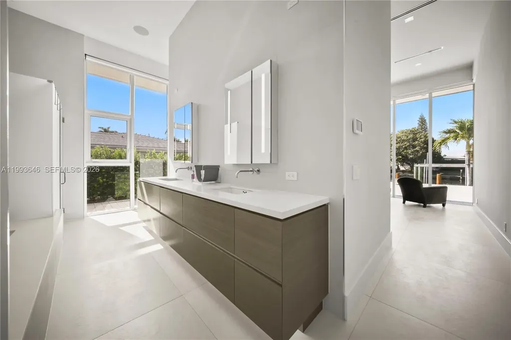 2815 NE 26th Place Fort Lauderdale FL 33306