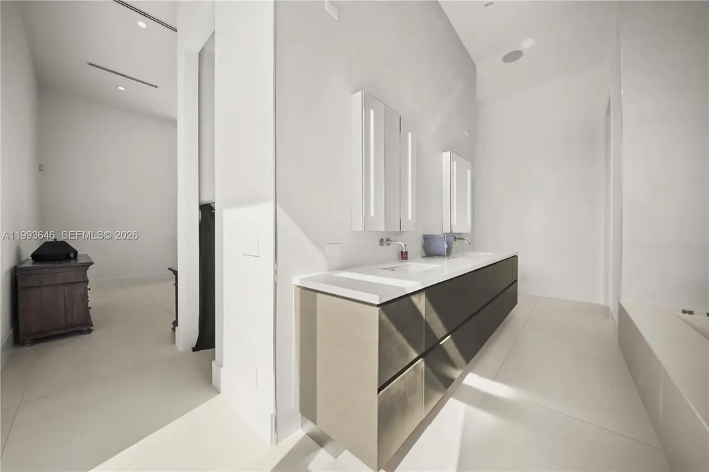 2815 NE 26th Place Fort Lauderdale FL 33306