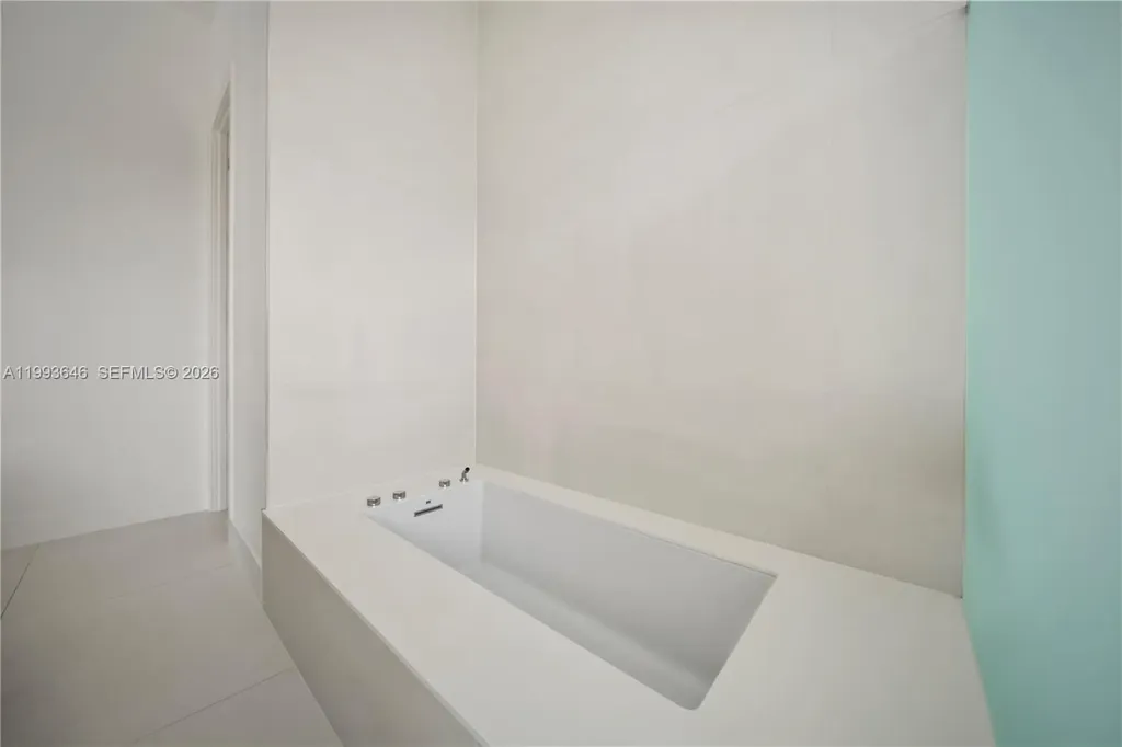 2815 NE 26th Place Fort Lauderdale FL 33306