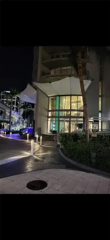 690 SW 1 Court Miami FL 33130