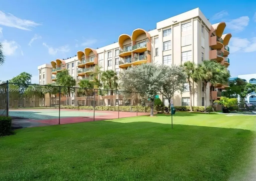 9360 Fontainebleau Boulevard Miami FL 33172