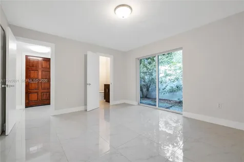 3056 Shipping Avenue Miami FL 33133