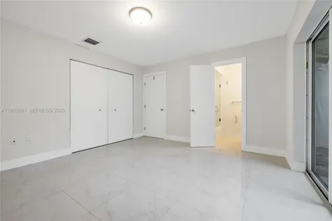 3056 Shipping Avenue Miami FL 33133