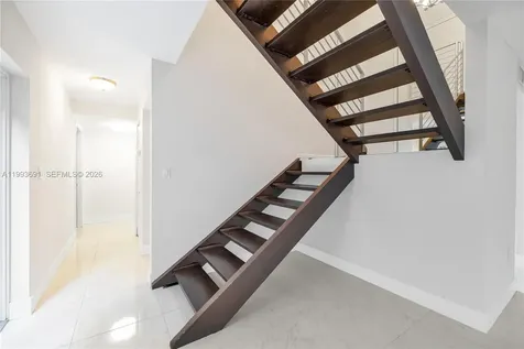 3056 Shipping Avenue Miami FL 33133