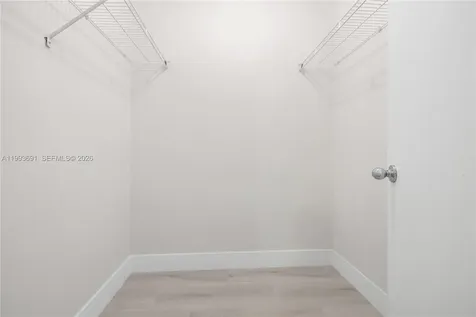 3056 Shipping Avenue Miami FL 33133