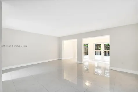 3056 Shipping Avenue Miami FL 33133