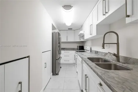 3056 Shipping Avenue Miami FL 33133