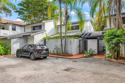 3056 Shipping Avenue Miami FL 33133